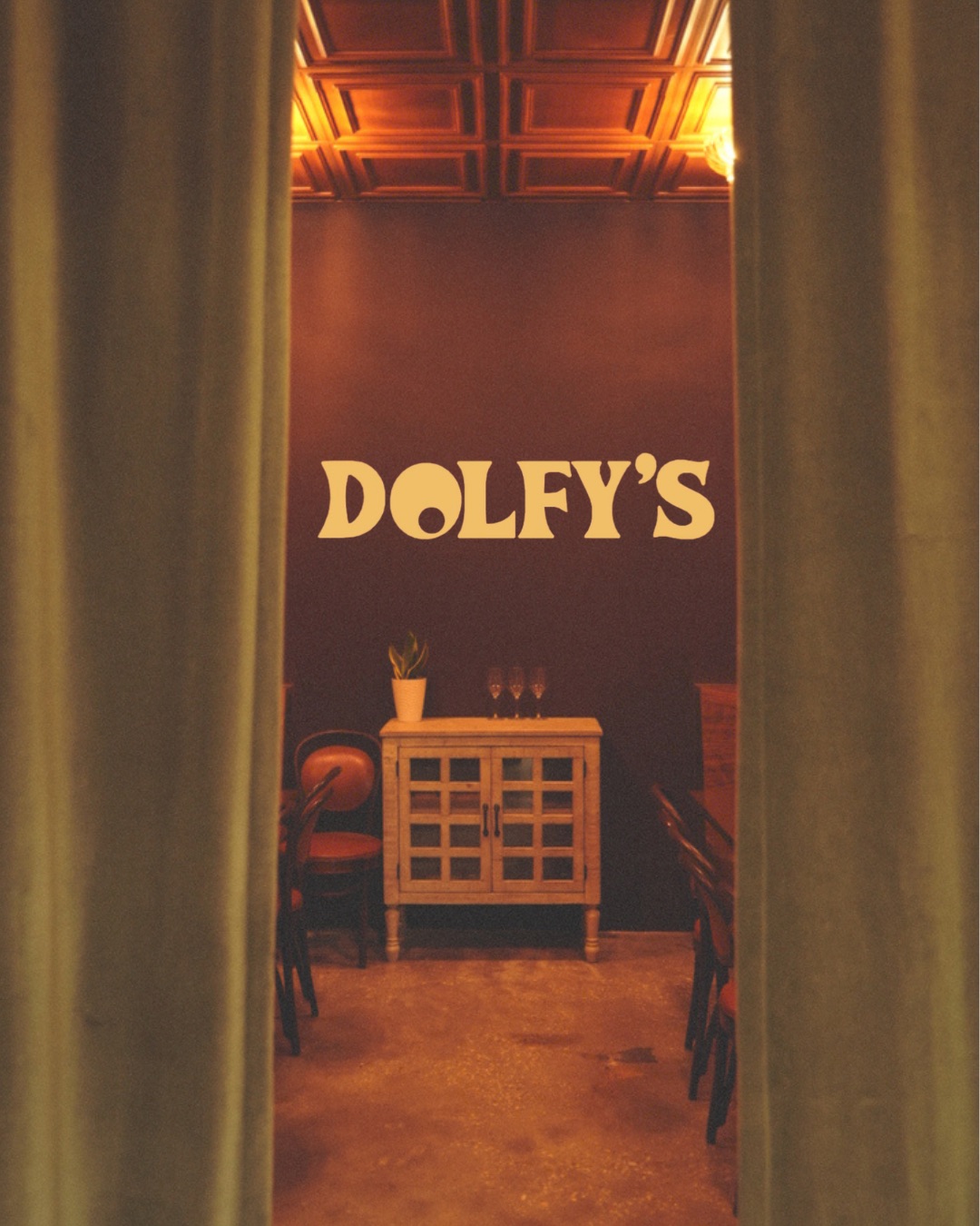Dolfy's interior